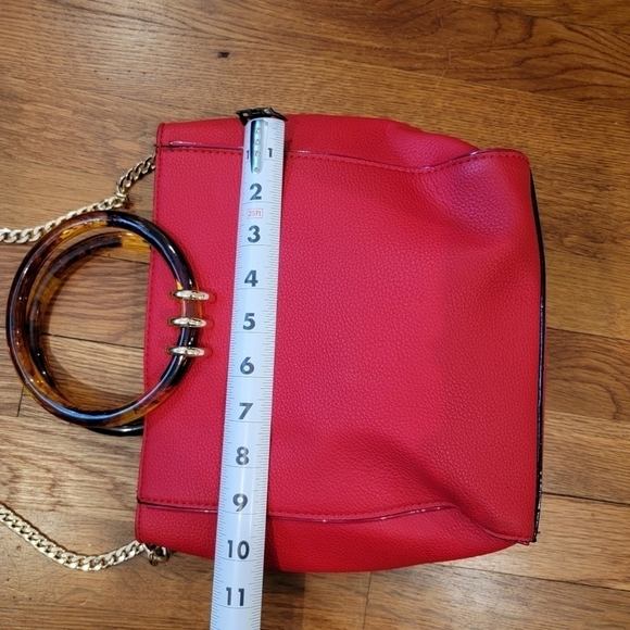 Gianni Bini Red Vegan Leather Purse Tortoise Ring Handles and Chain strap - Picture 11 of 16